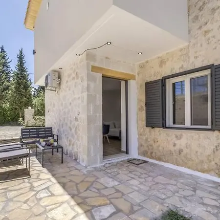 Appartement Delux 2 Petra Tsoukaládhes